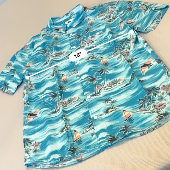 Quicksilver Hawaiian style button-down, short sleeve - Picture 4 of 9